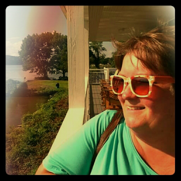 Meet your Posher, Georgianna - Picture 1 of 1